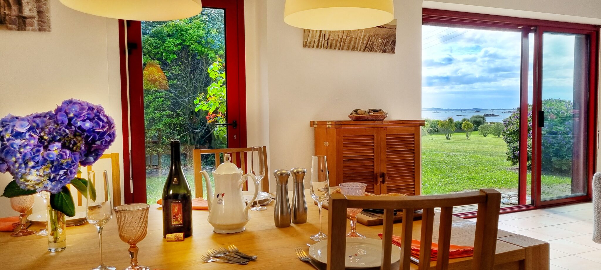 Kermohic – Salle à manger et vue mer- 20220628_171556-01